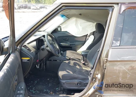 2013 Kia Soul z USA, uszkodzony, nr VIN KNDJT2A59D7557231